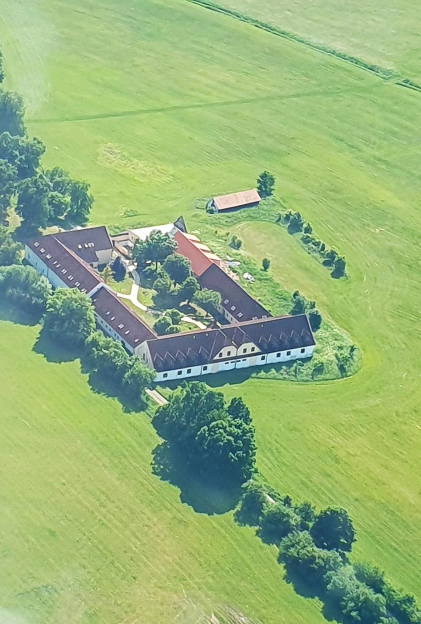 Holensky Dvur Hotel Ratiboř Kültér fotó